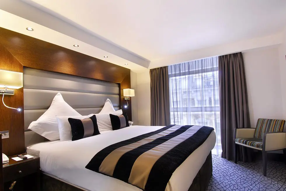KKR and Amante acquire Park Grand Hotel Kensington