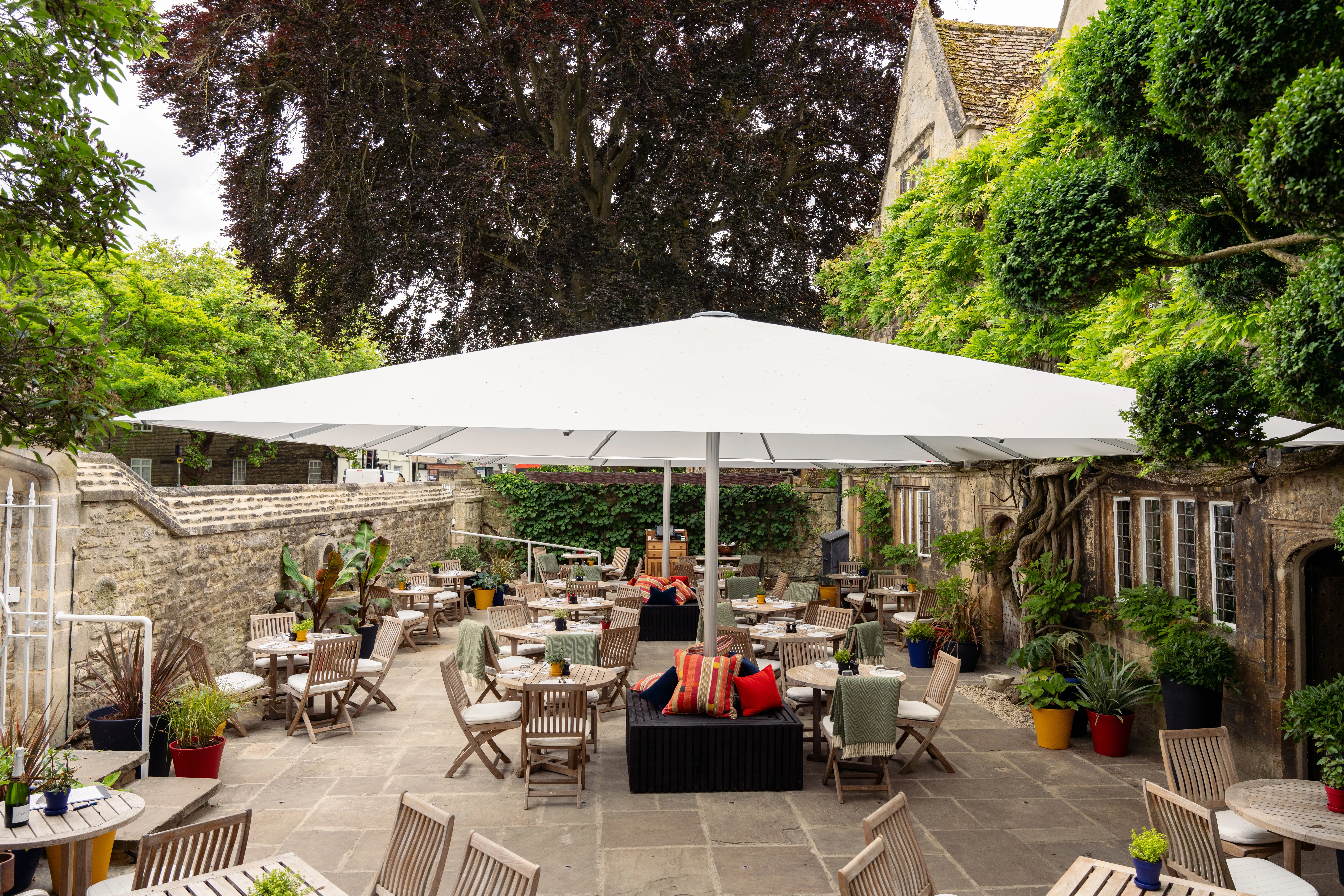 Old Parsonage Hotel unveils revamped Parsonage Grill terrace