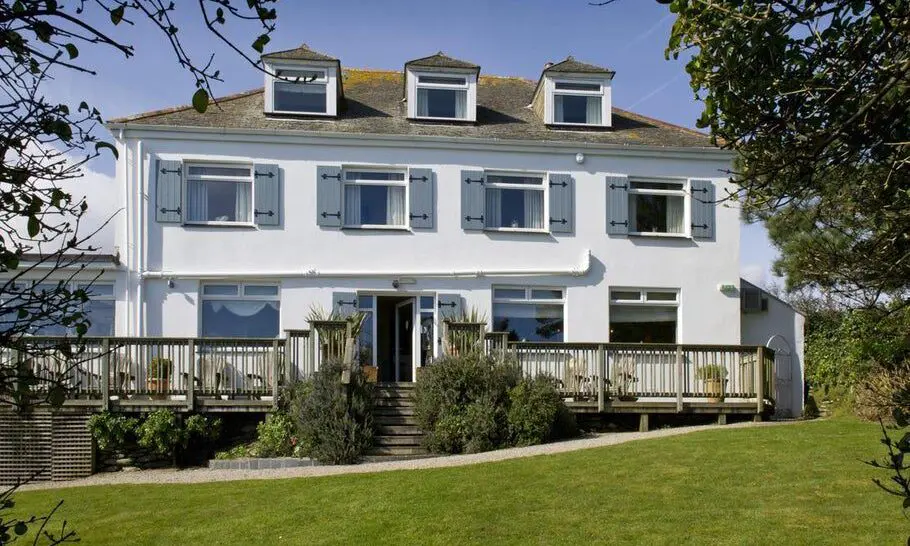 The Driftwood Hotel sells to private investor group