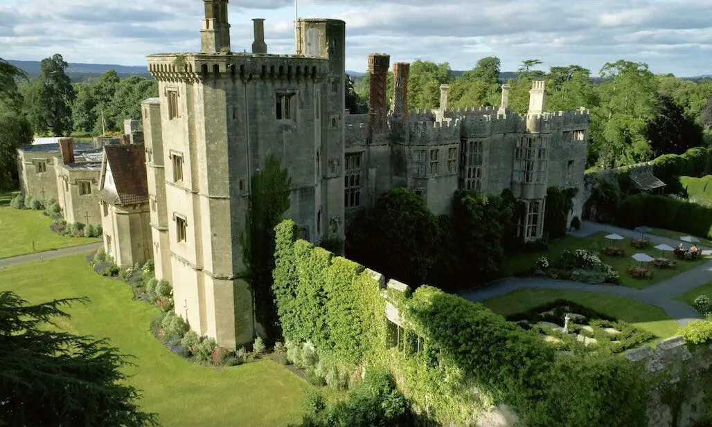 7H wins Thornbury Castle contract