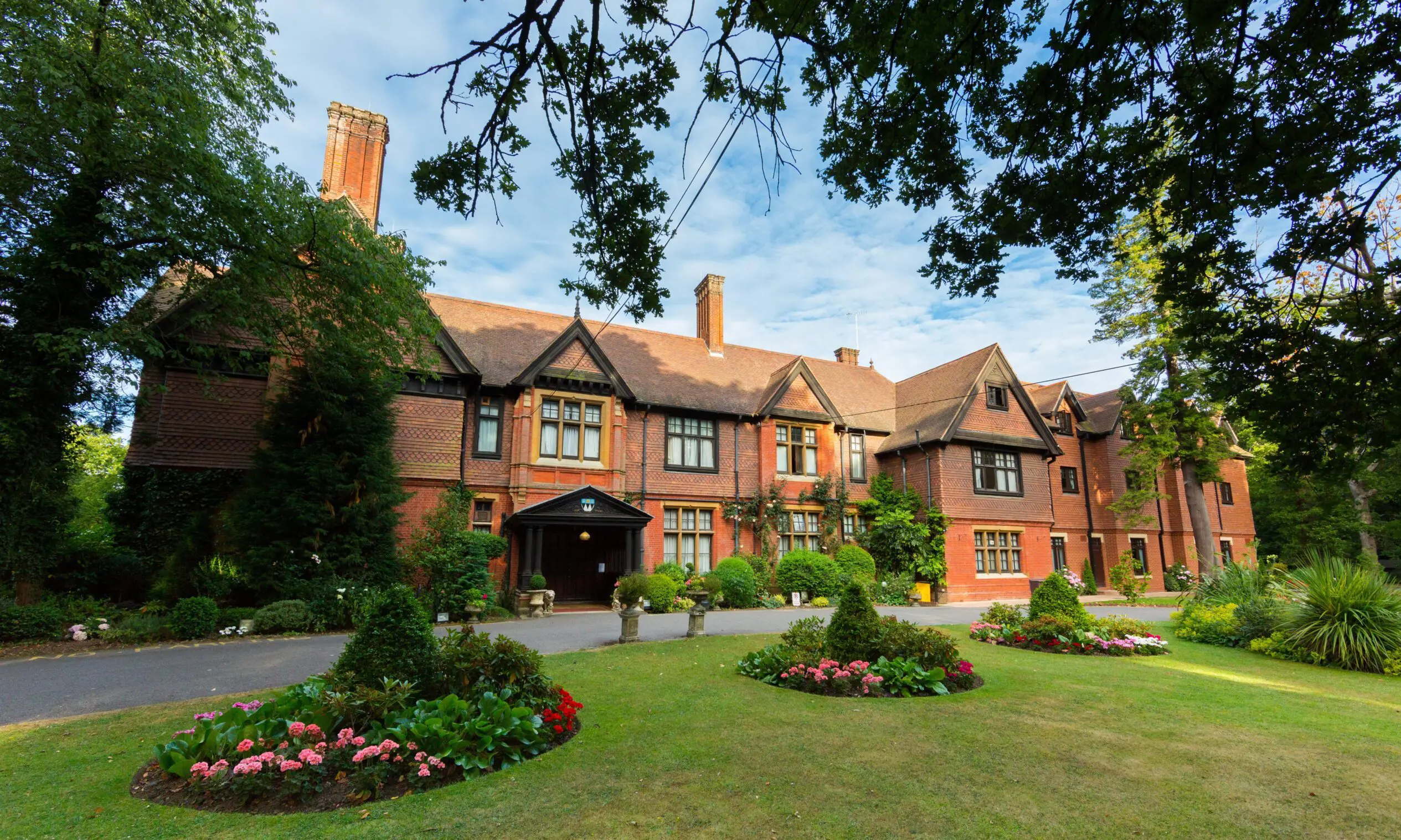 Radisson unveils new Stanhill Court Hotel