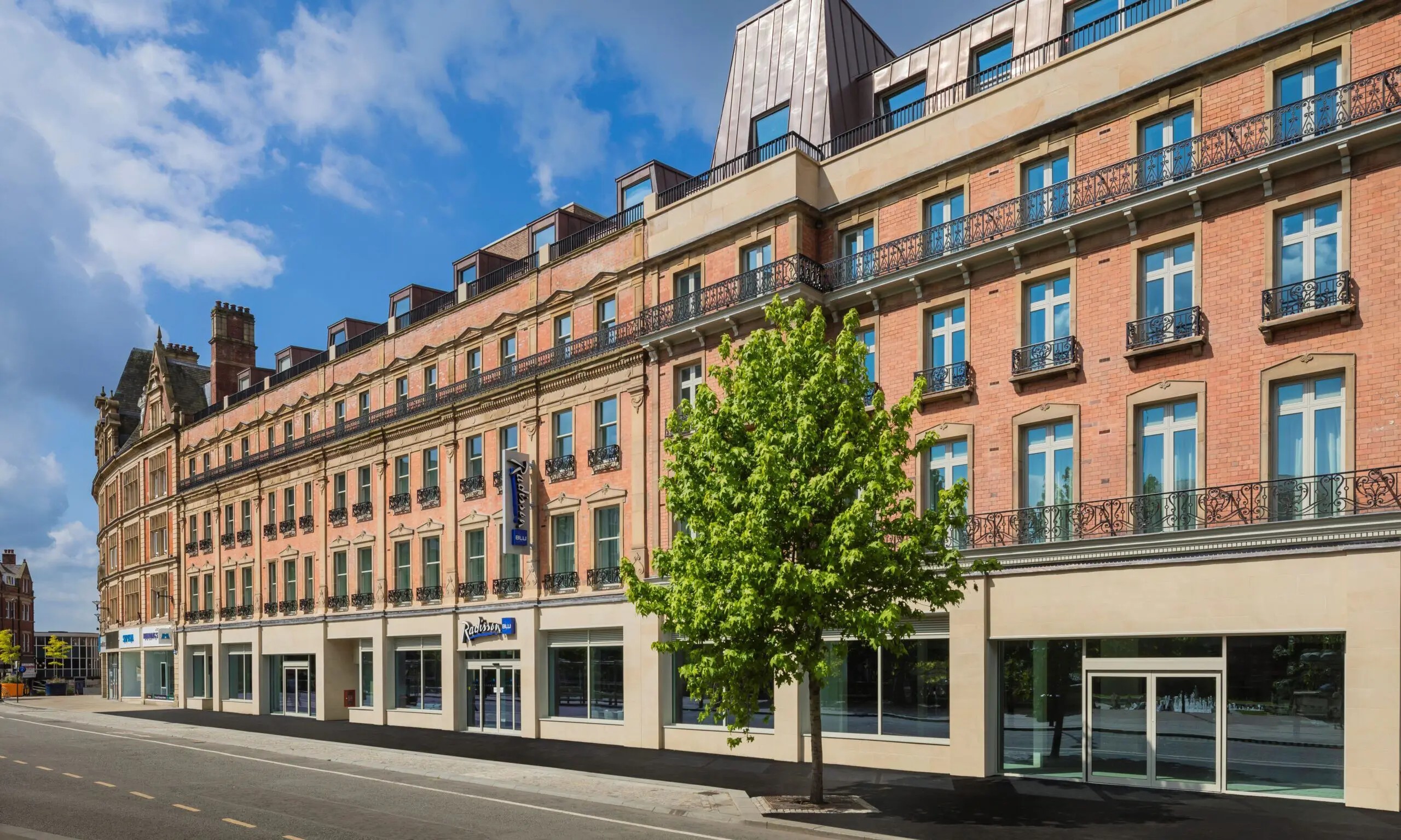 Radisson Blu Hotel officially opens in Sheffield city centre
