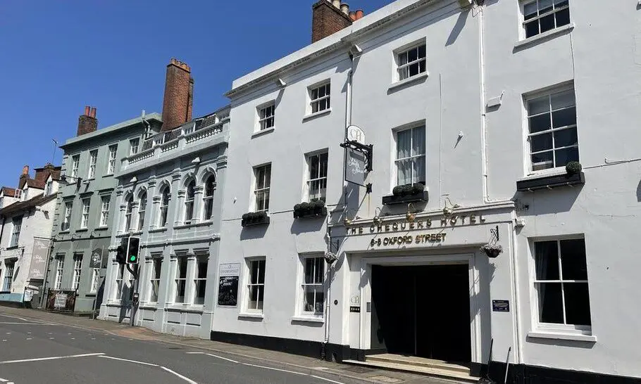 Experienced hotel operator snaps up The Chequers in Berkshire