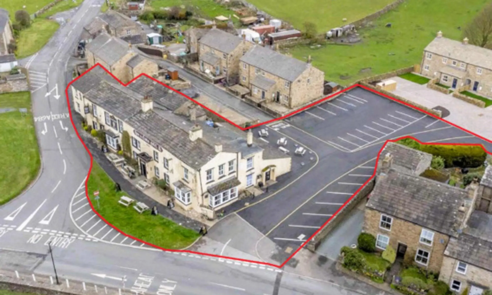 Rose and Crown Hotel goes up for sale
