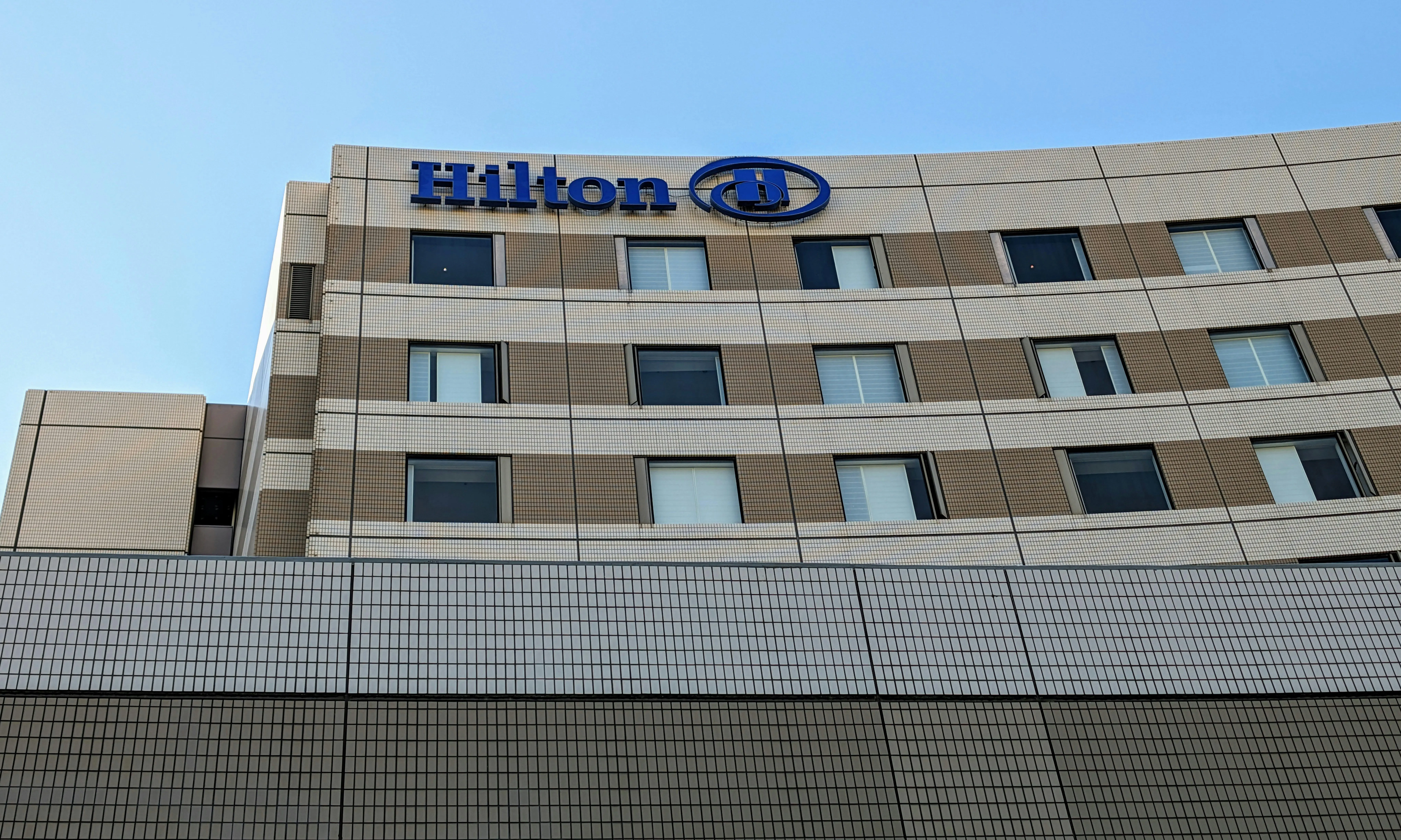 Hilton secures £275m loan facility for three hotels