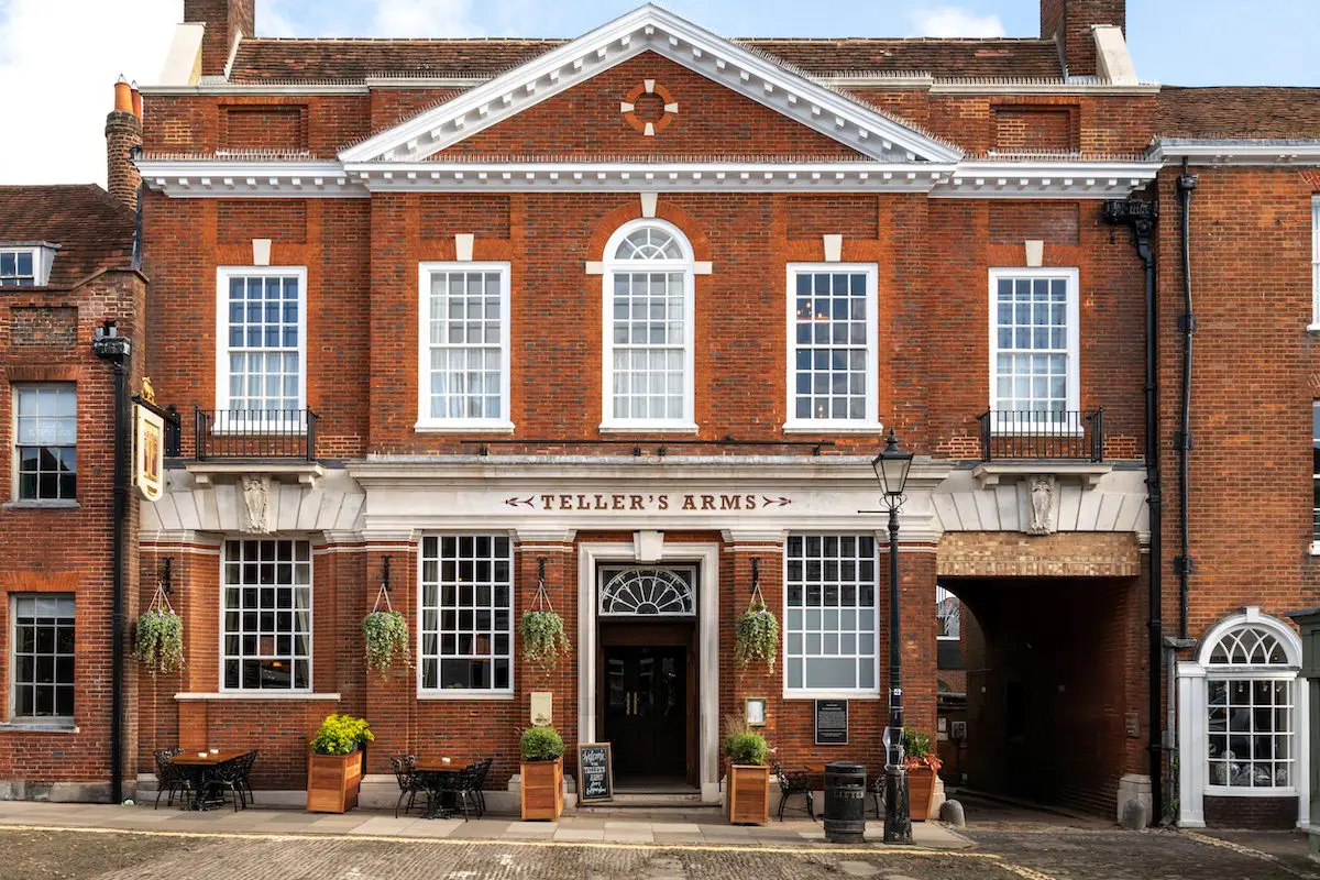 Young’s opens new green energy pub in Surrey