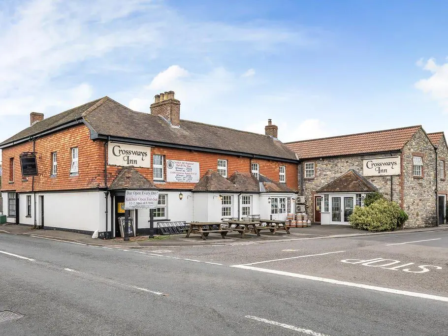 Somerset’s 17th Century pub with rooms hits market for £990k