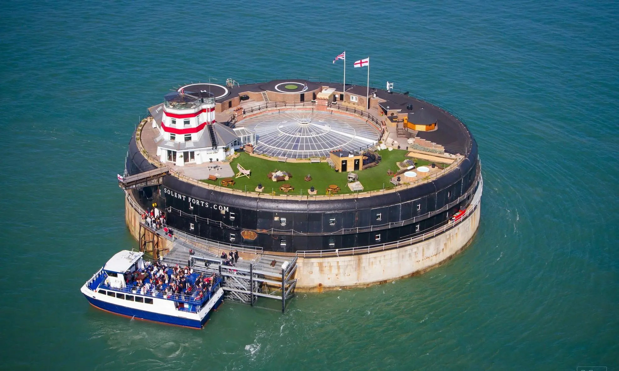 Sea fortress hotel in Solent seeking new operator