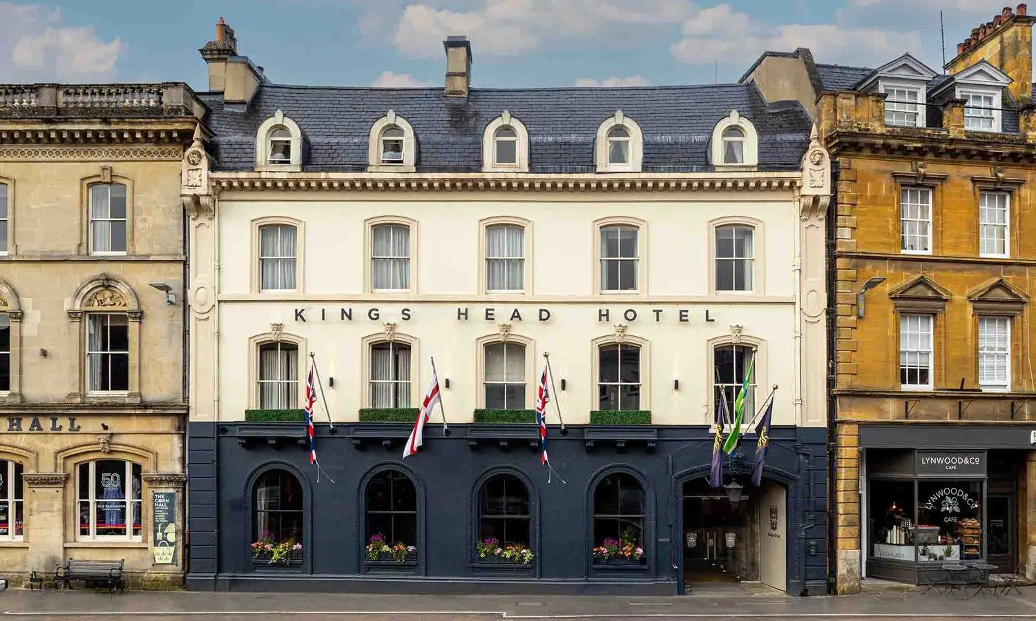 Kings Head Hotel in Cirencester enters administration