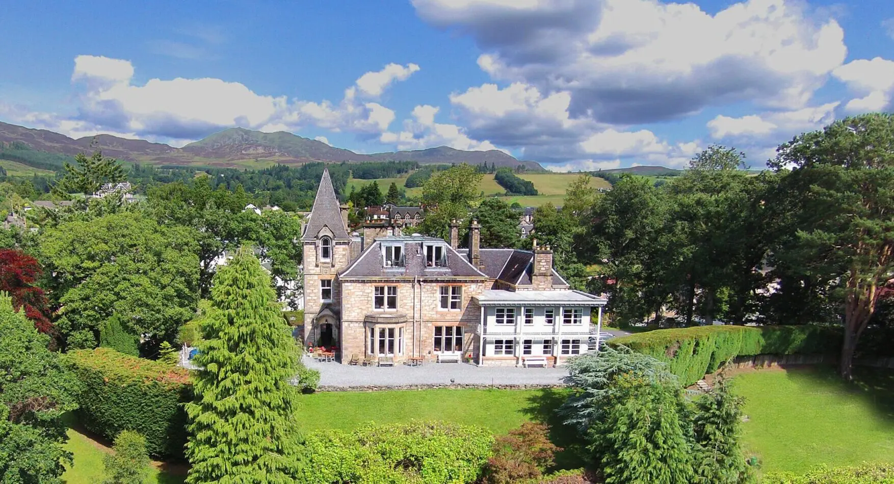 Inverlochy Castle acquires boutique Piltochry hotel