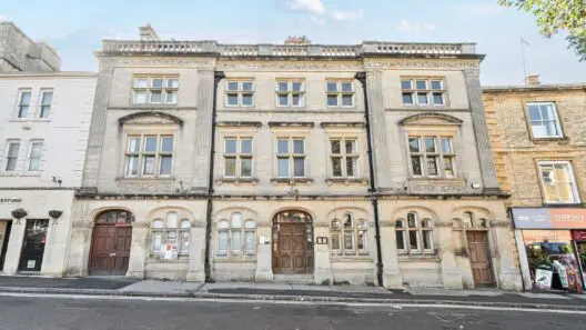 Former bank with hotel planning consent brought to market for £1.5m