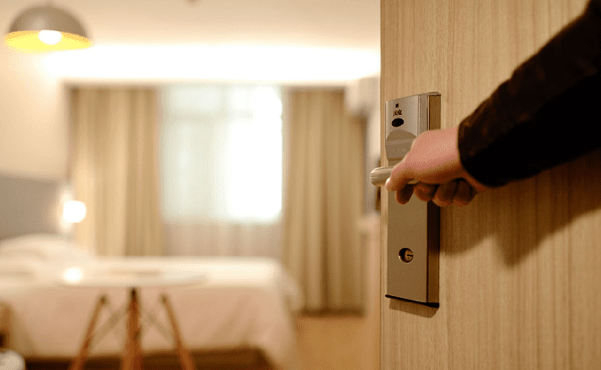 Hotelier closes to public for year in order to house Ukrainian refugees