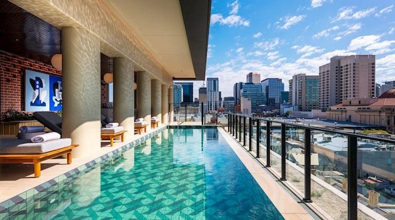 IHG sees signs of recovery in Q1
