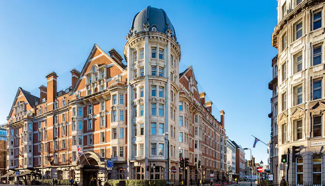 Radisson Blu London secures Silver Green Tourism Accreditation