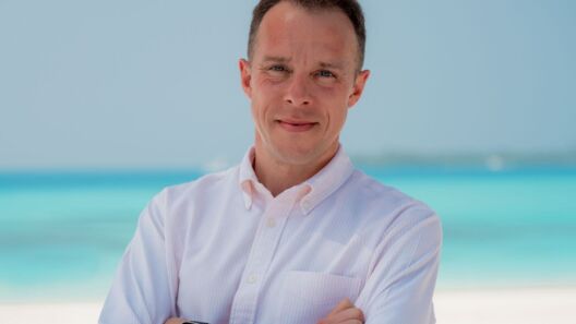 Ritz-Carlton Maldives names new resort manager and F&B director