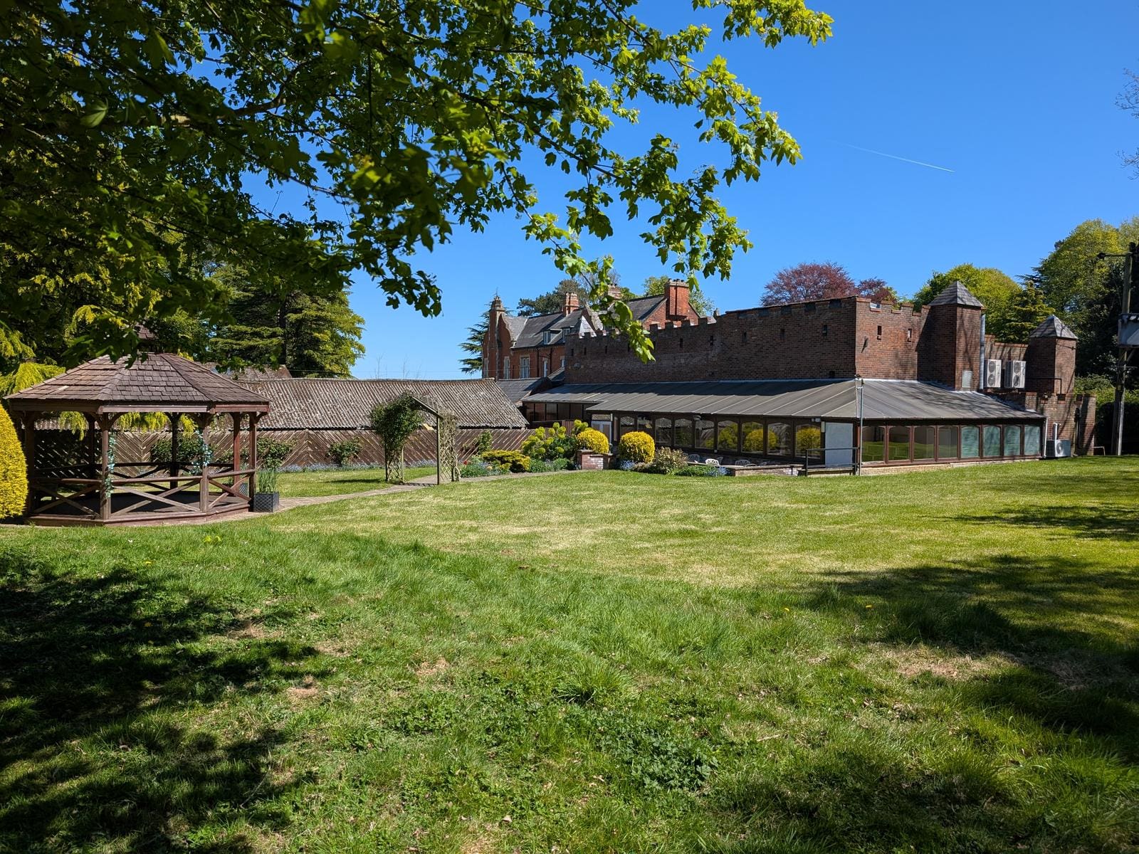 Oaklands Hall Hotel in North Lincolnshire brought to market for £1.5m