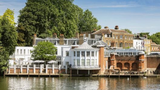 The Signet Collection expands senior leadership team